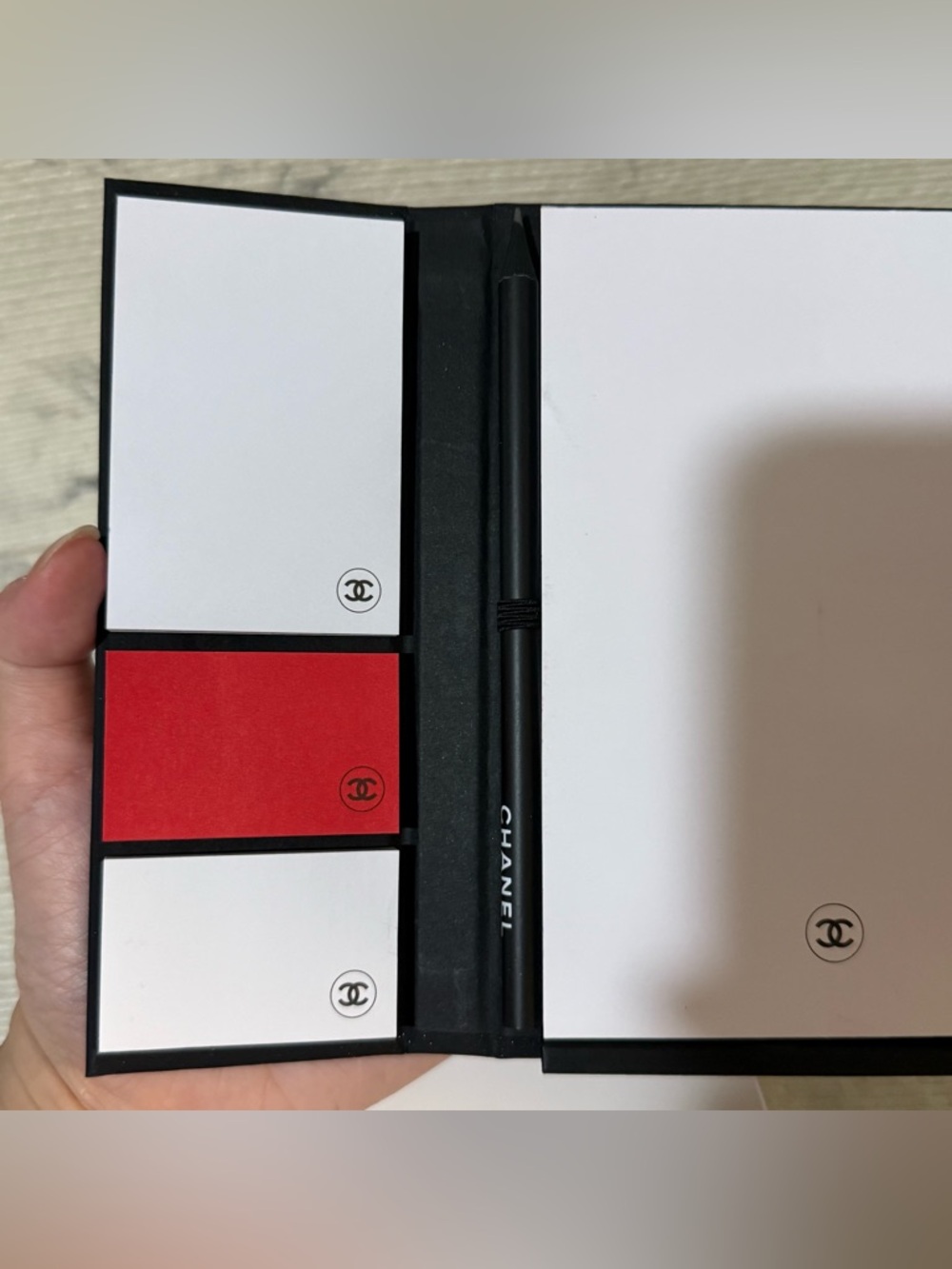 Chanel Beauty Notepad / Sticky Notes set with Pencil - Picture 9 of 14